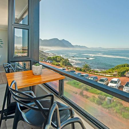 Walker Bay Luxury Seafront Apartment Hermanus Exterior photo