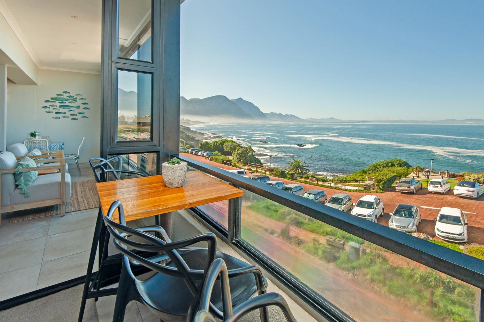 Walker Bay Luxury Seafront Apartment Hermanus Exterior photo