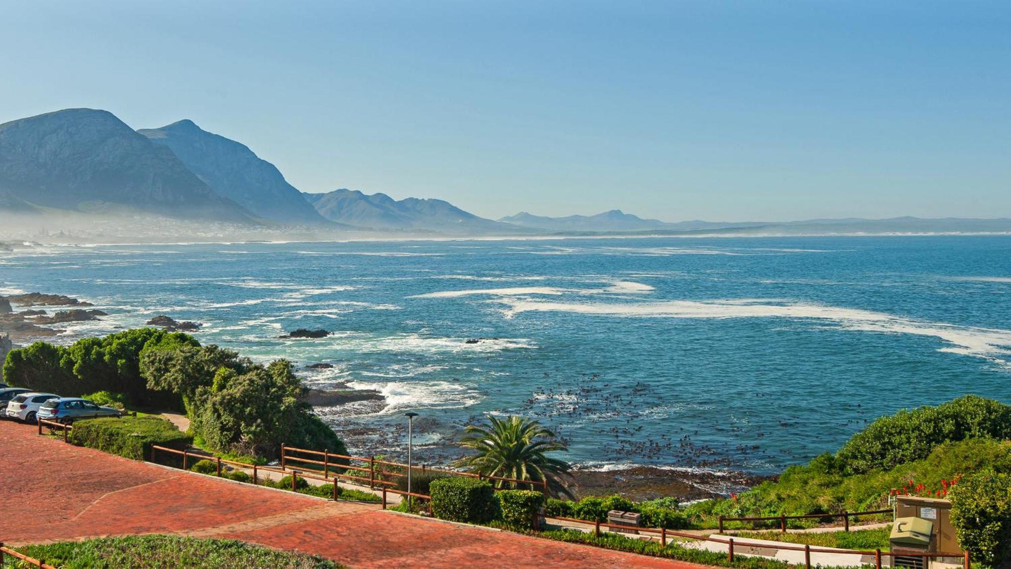 Walker Bay Luxury Seafront Apartment Hermanus Exterior photo