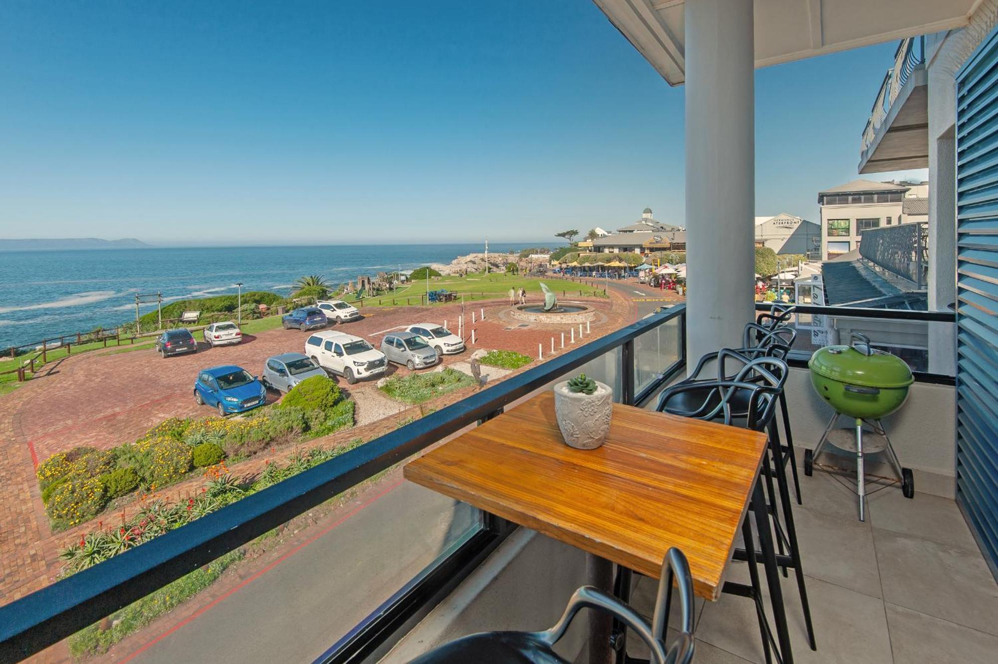 Walker Bay Luxury Seafront Apartment Hermanus Exterior photo